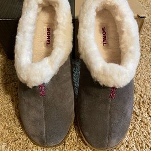 Sorel Nakiska Slipper, size 6, New